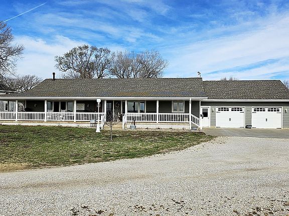 2nd image of 372 Wells Fargo Rd