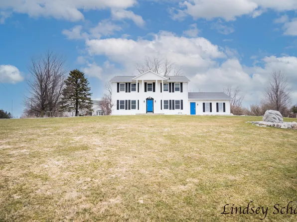 1981 Skyview Dr, Sparta, MI 49345