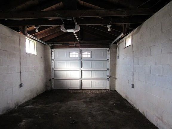 5th image of 130 Branthoover St