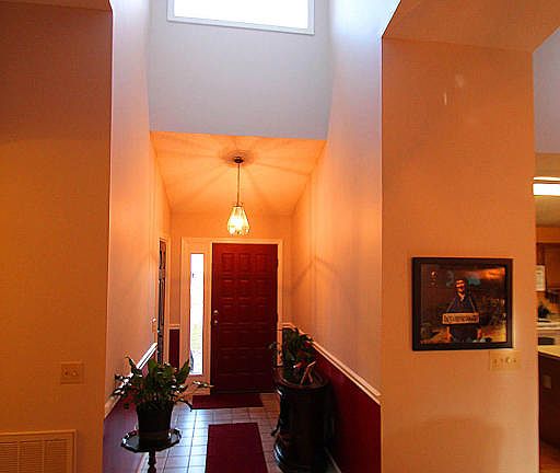 4th image of 176 Saint George Dr