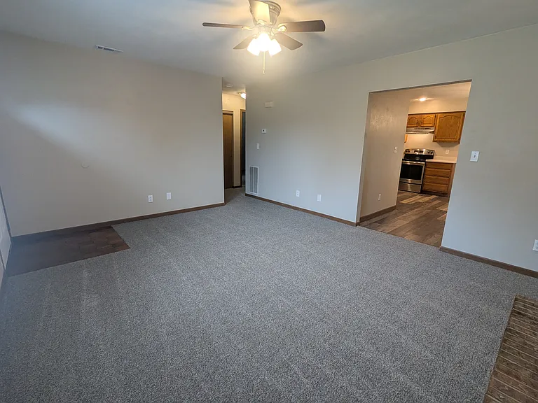 803 Plankway Dr — Photo 5