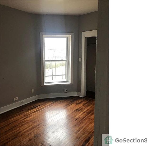 1st image of 6016 S Calumet Ave APT 1