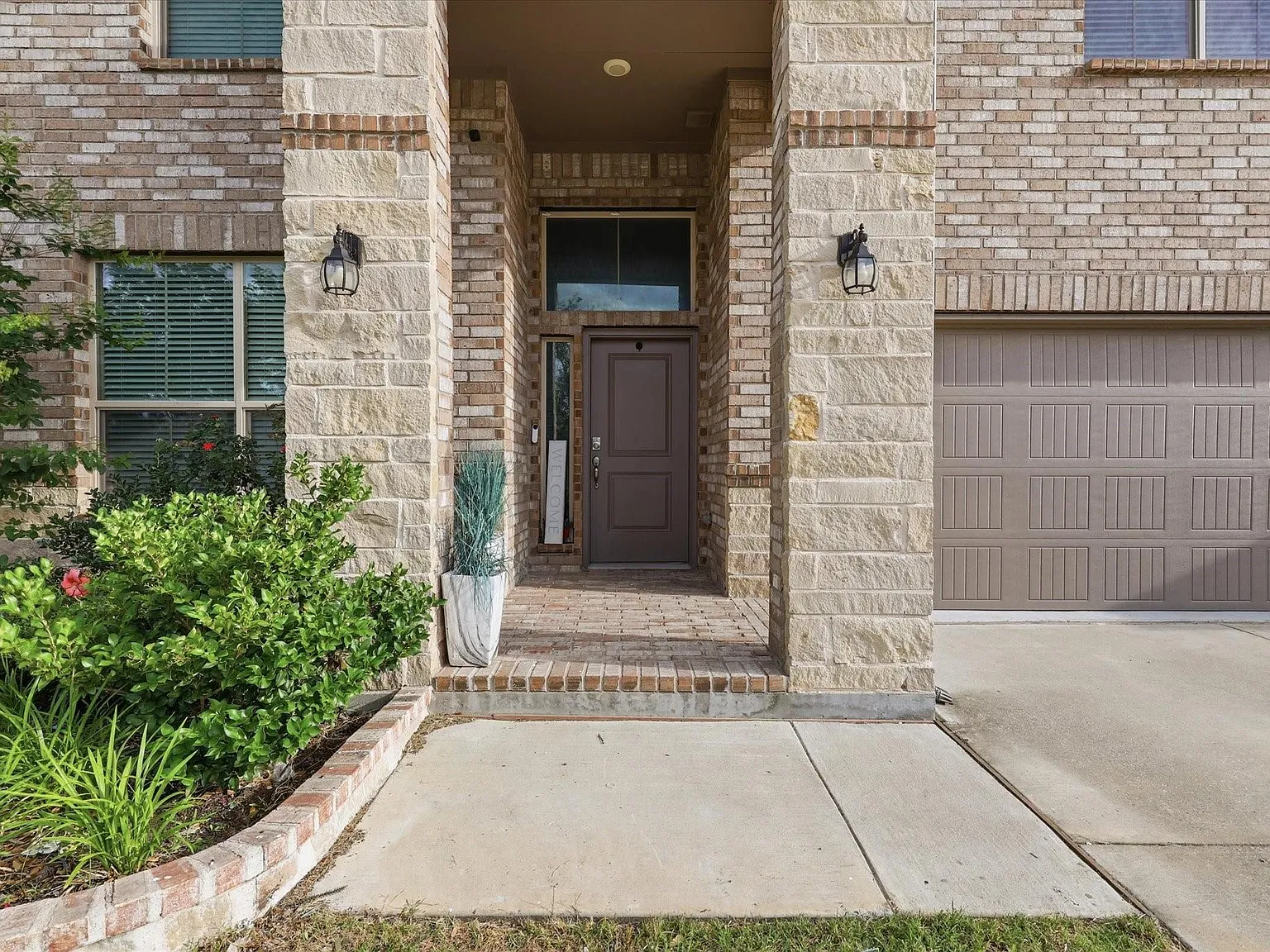 5 bed, 2750 sqft, $3,000 — Photo 2