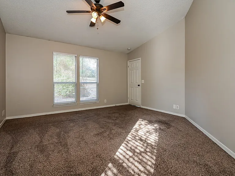 11152 W Cloverhill Cir — Photo 11
