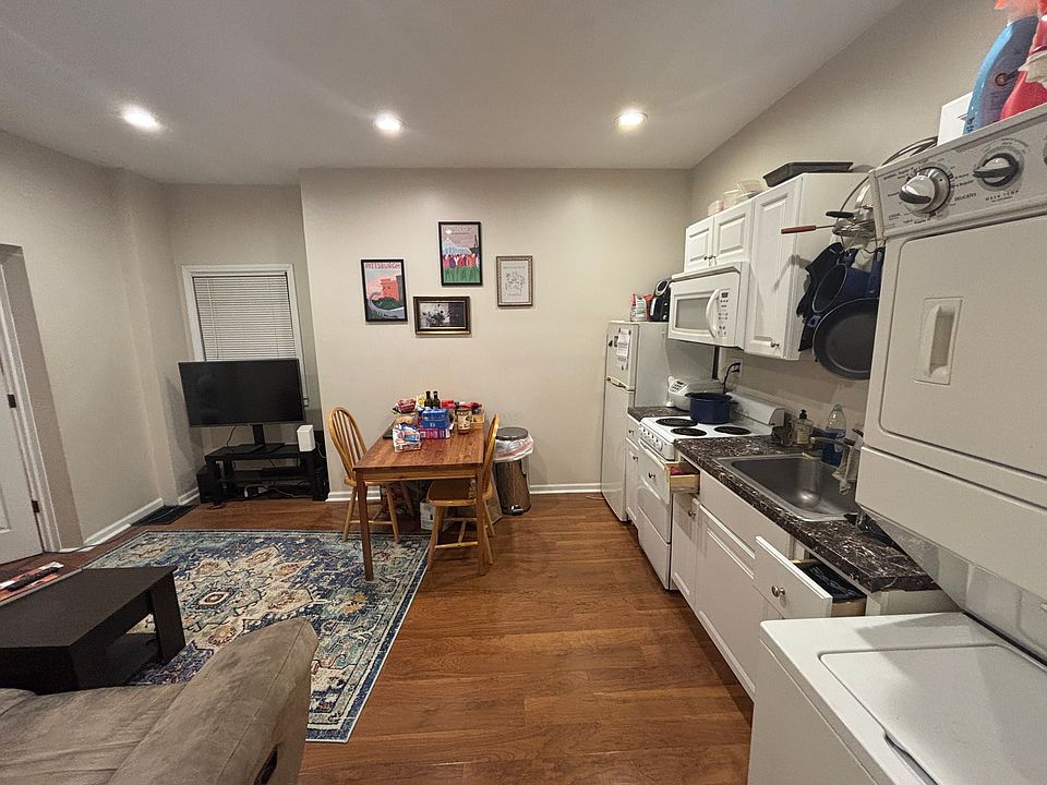 1st image of 15 Oakland Sq Unit 1