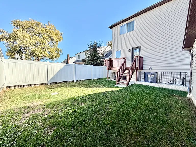 356 Bryson Ave #1F — Photo 30