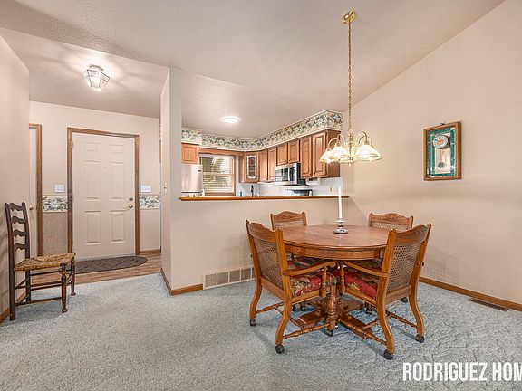 5th image of 46 Skyline Cir NW