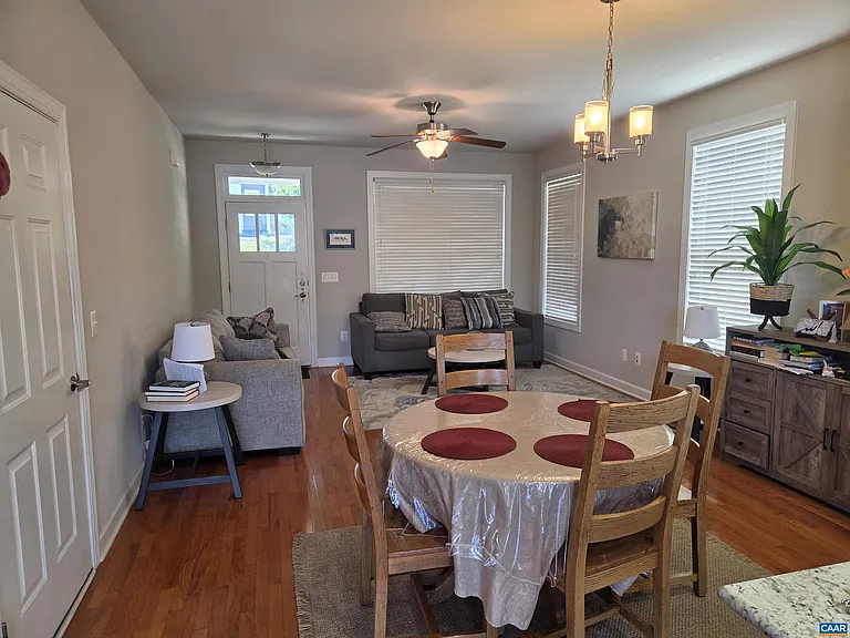 2441 Winthrop Dr — Photo 7