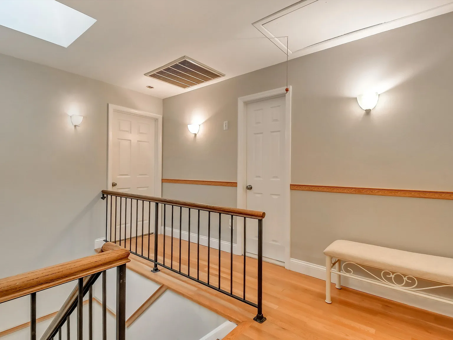 4 bed, 2.5 bath, 2484 sqft, $4,200 — Photo 4