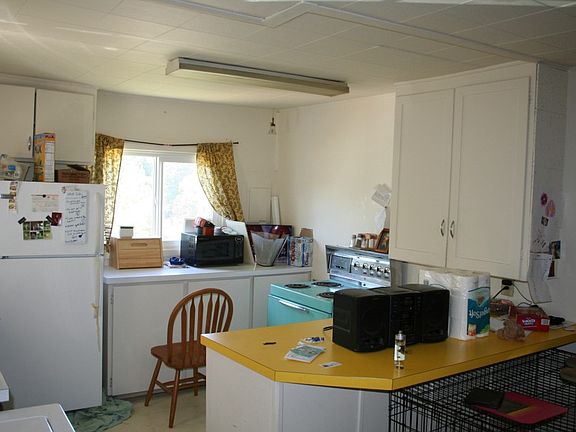 4th image of 250 NE Kettle St