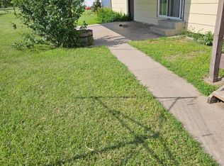 403 S Floral Dr, Hillsboro, KS 67063