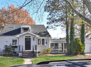 49-51 166th St, Fresh Meadows, NY 11365