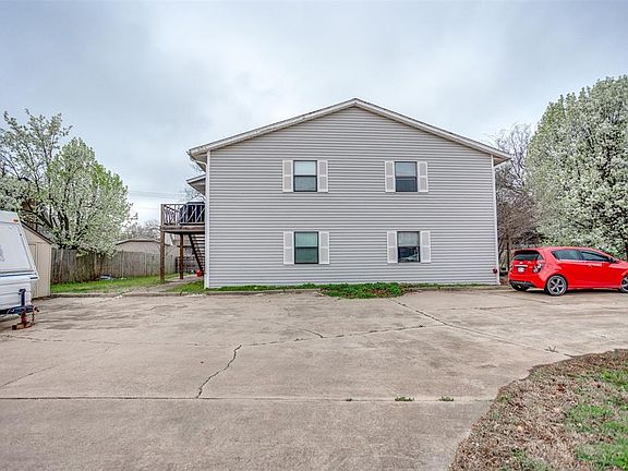2nd image of 304 Vicksburg Cir