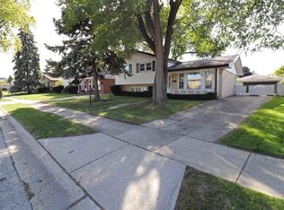 2722 Rusty Dr, Des Plaines, IL 60018