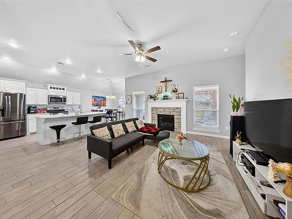4th image of 8905 SW 42nd St