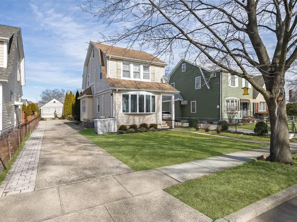 305 Bryant Avenue, Floral Park, NY 11001