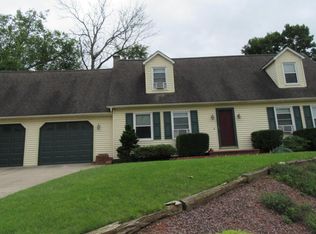 6 Hawthorne Ct, Milton, PA 17847