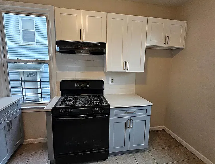 117 Isabella Ave #2 — Photo 3
