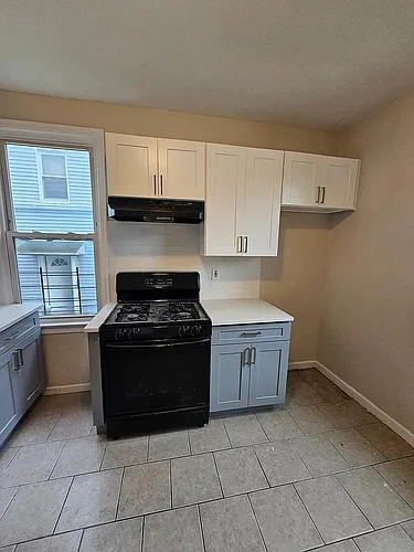 117-119 Isabella Ave #2 Photo 1