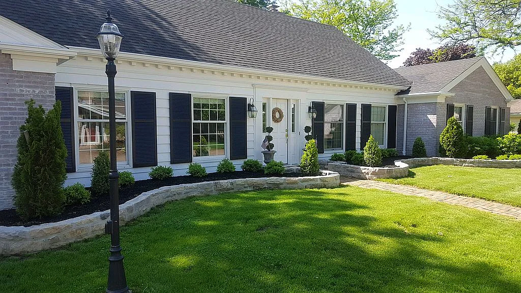 142 Sunset Dr photo 1