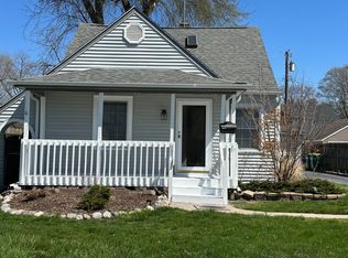 9035 Bunker Hill Dr, Munster, IN 46321