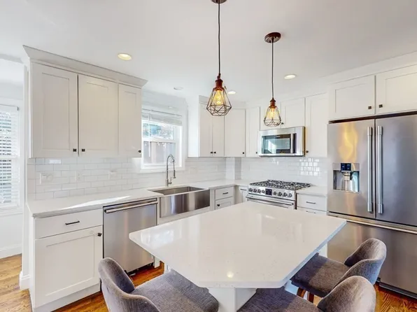 8 Samoset Rd, Dedham, MA 02026