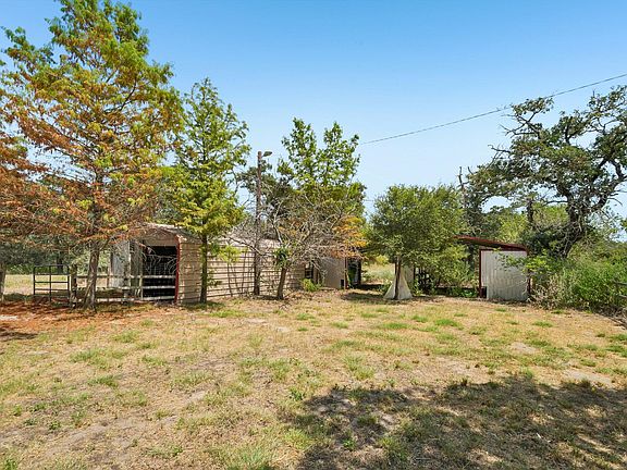 5th image of 664 Hidden Oaks Dr