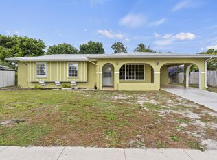 821 SE Solaz Avenue, Port Saint Lucie, FL 34983