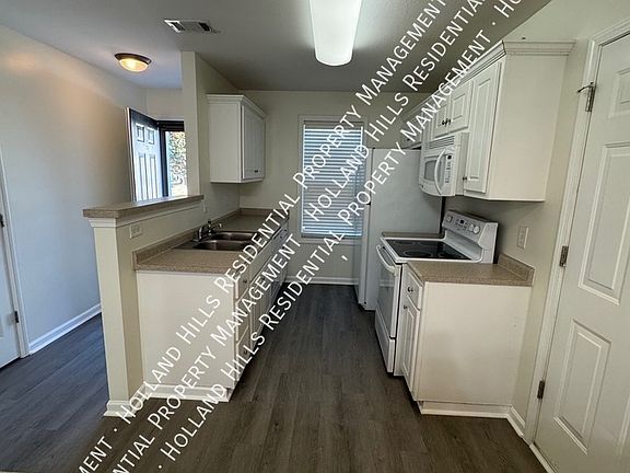 5th image of 104 Kingston Village Dr #1-2
