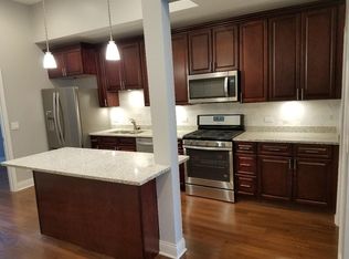 1034 N Orleans St, Chicago, IL 60610
