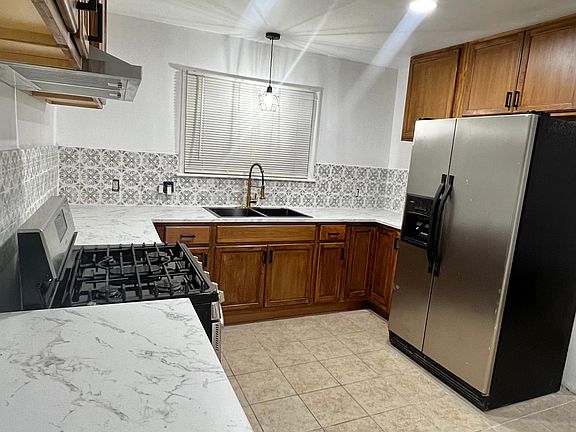5th image of 5415 Midford Dr