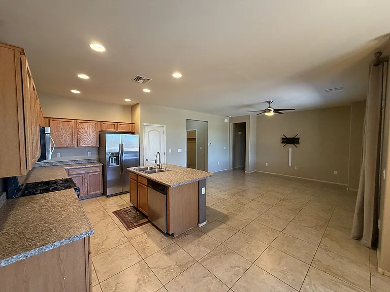 1145 E Madera Grove Ln — Photo 3