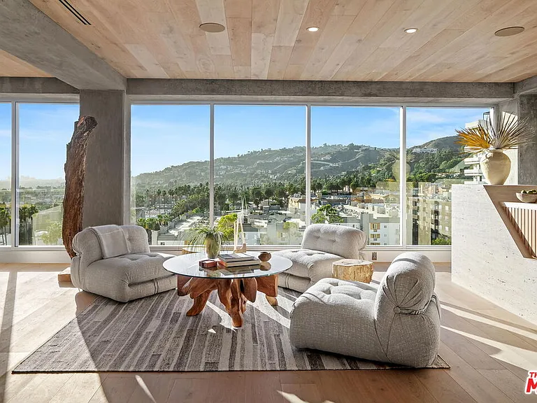 7135 Hollywood Blvd #W — Photo 31