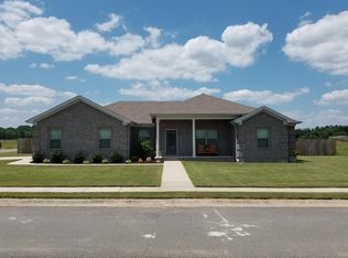 10 Remington Ln, Ward, AR 72176