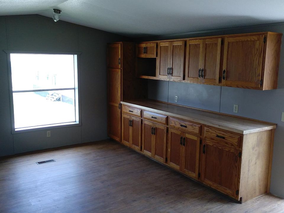 2nd image of 84 Sheila Ln