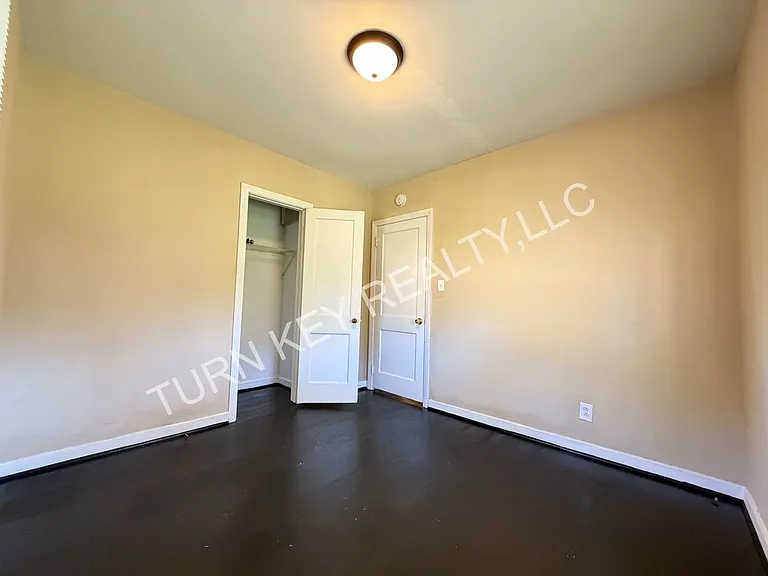 305 McPherson Ave — Photo 10