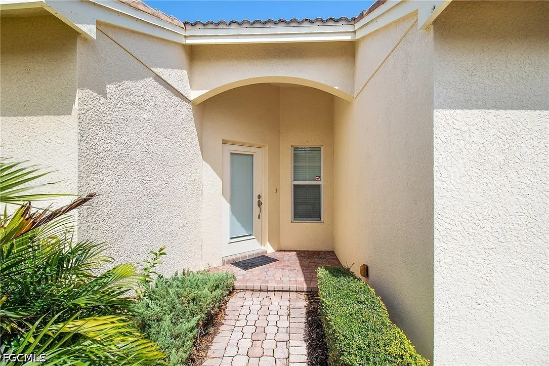 3 bed, 2.0 bath, 1578 sqft, $2,500 — Photo 3