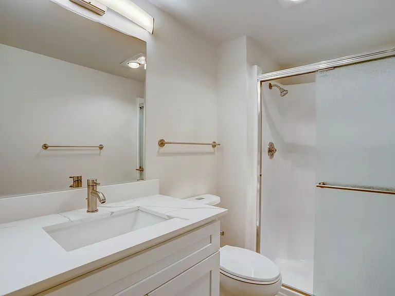 Bellefield Manor — Photo 120