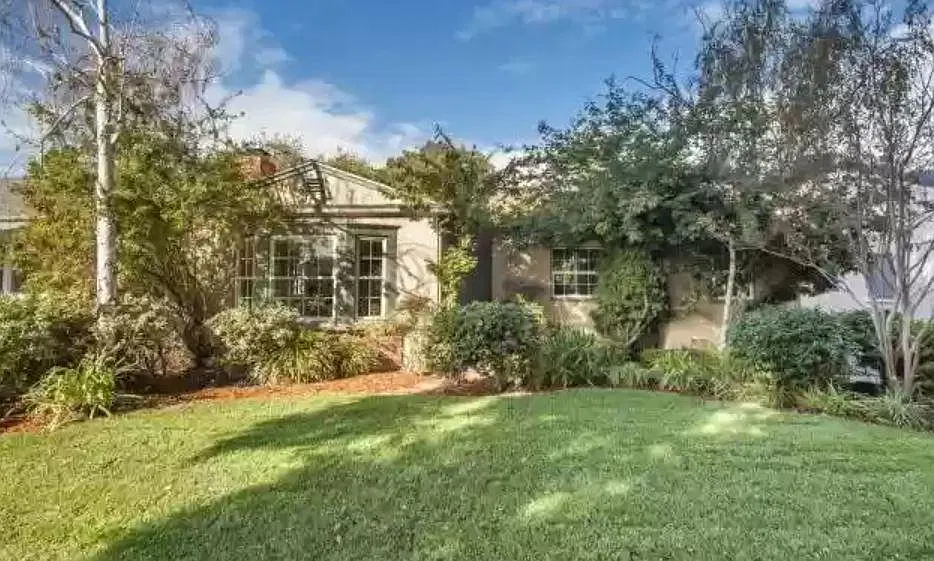 3 bed, 1386 sqft, $4,995 — Photo 1