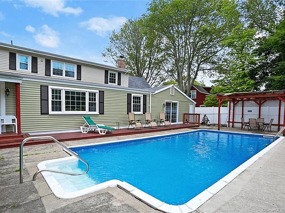 2nd image of 105 Sanford Pl