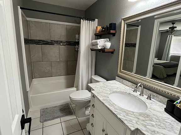 5th image of 6035 Fairmeadow St #6