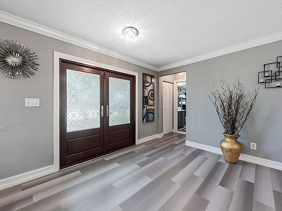4th image of 1774 Emerald Dr