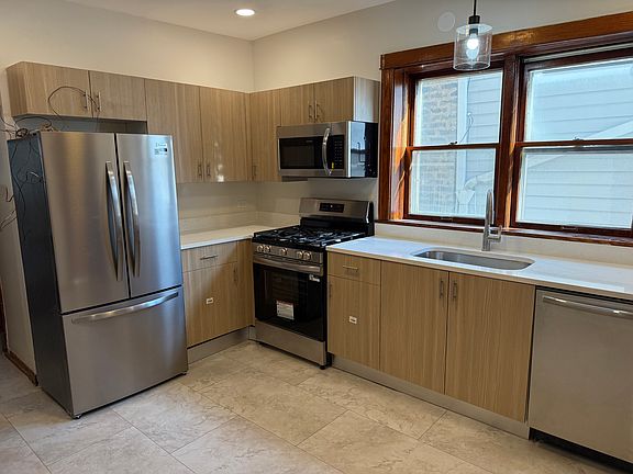 4th image of 3616 S Winchester Ave #1
