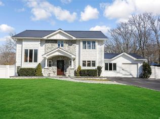 41 N Suffolk Dr, Rocky Point, NY 11778