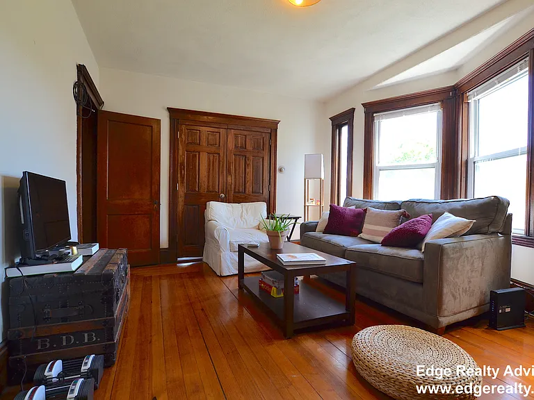 548 Washington St #2 — Photo 9