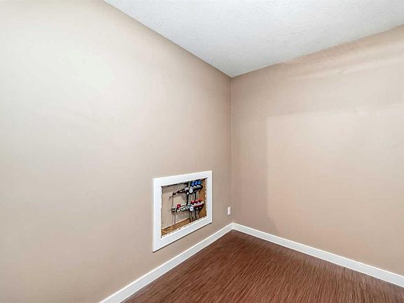 4th image of 1922 S 9th Ave SE #6