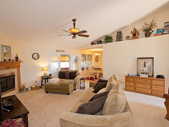 5th image of 7570 Hayfield Cir