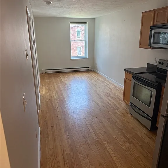 160 Cottage St #2 — Photo 4