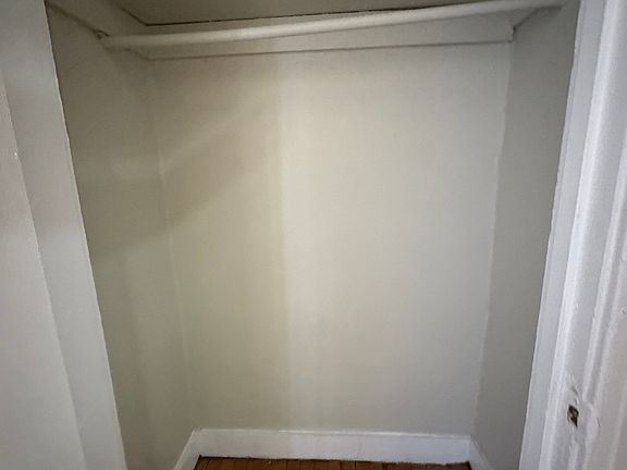 5th image of 244-245 Roseville Ave #5