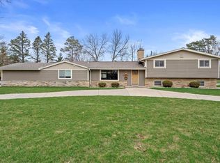 17000 Mayer Ln, Brookfield, WI 53005